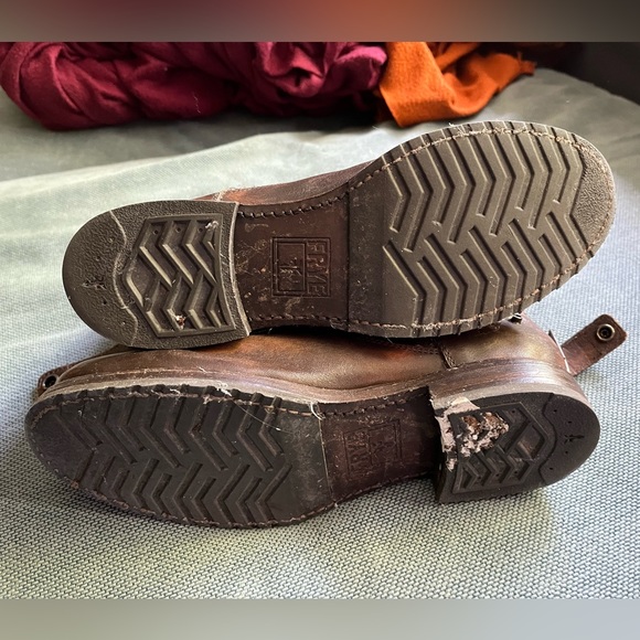 Brown Frye Veronica Boots with Back Zip EUC - Picture 3 of 6